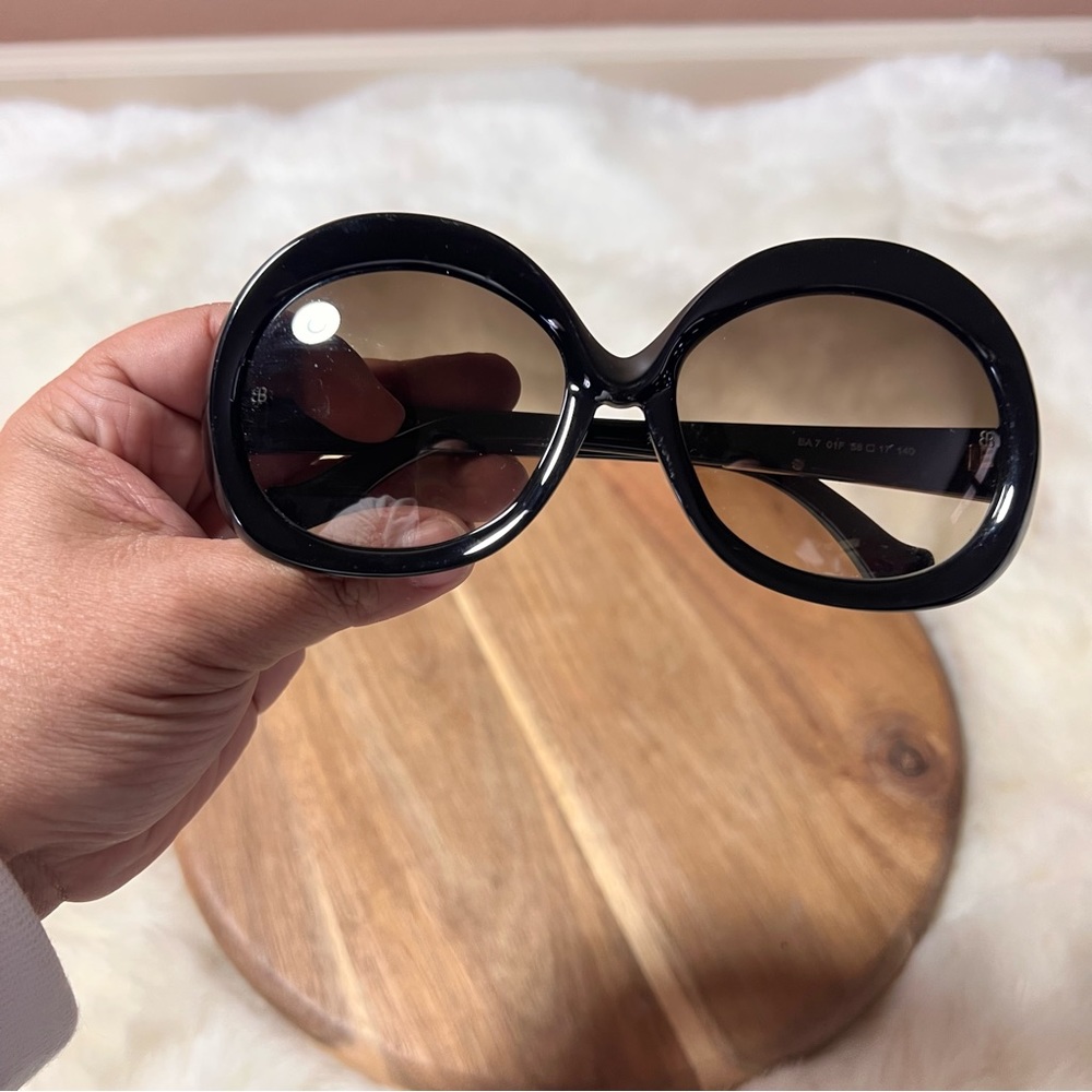 Balenciaga Classic Chic Black and Gold Oversized Sunglasses - Picture 12 of 12